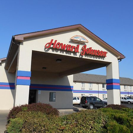 Howard Johnson By Wyndham Wichita Airport Ngoại thất bức ảnh