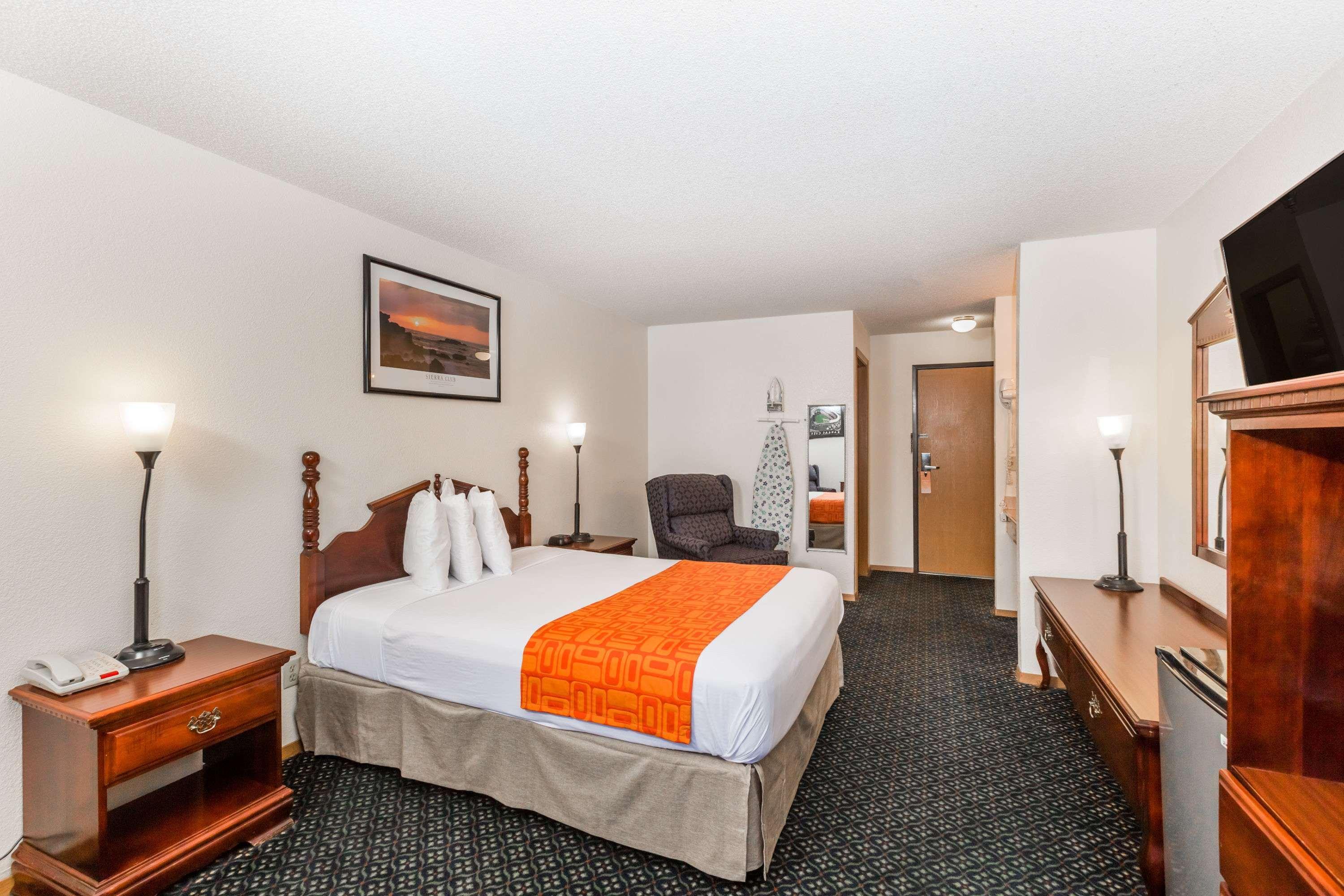Howard Johnson By Wyndham Wichita Airport Ngoại thất bức ảnh
