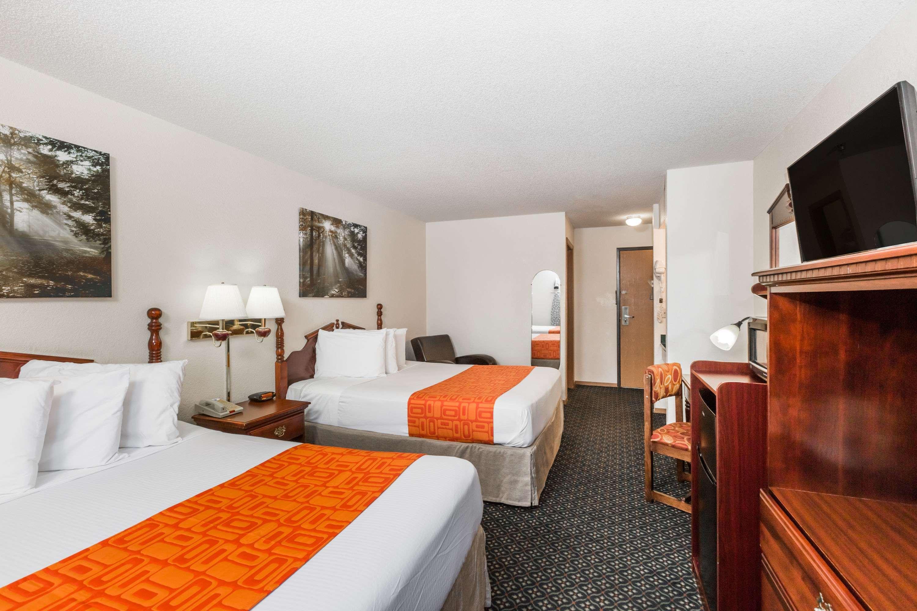 Howard Johnson By Wyndham Wichita Airport Ngoại thất bức ảnh