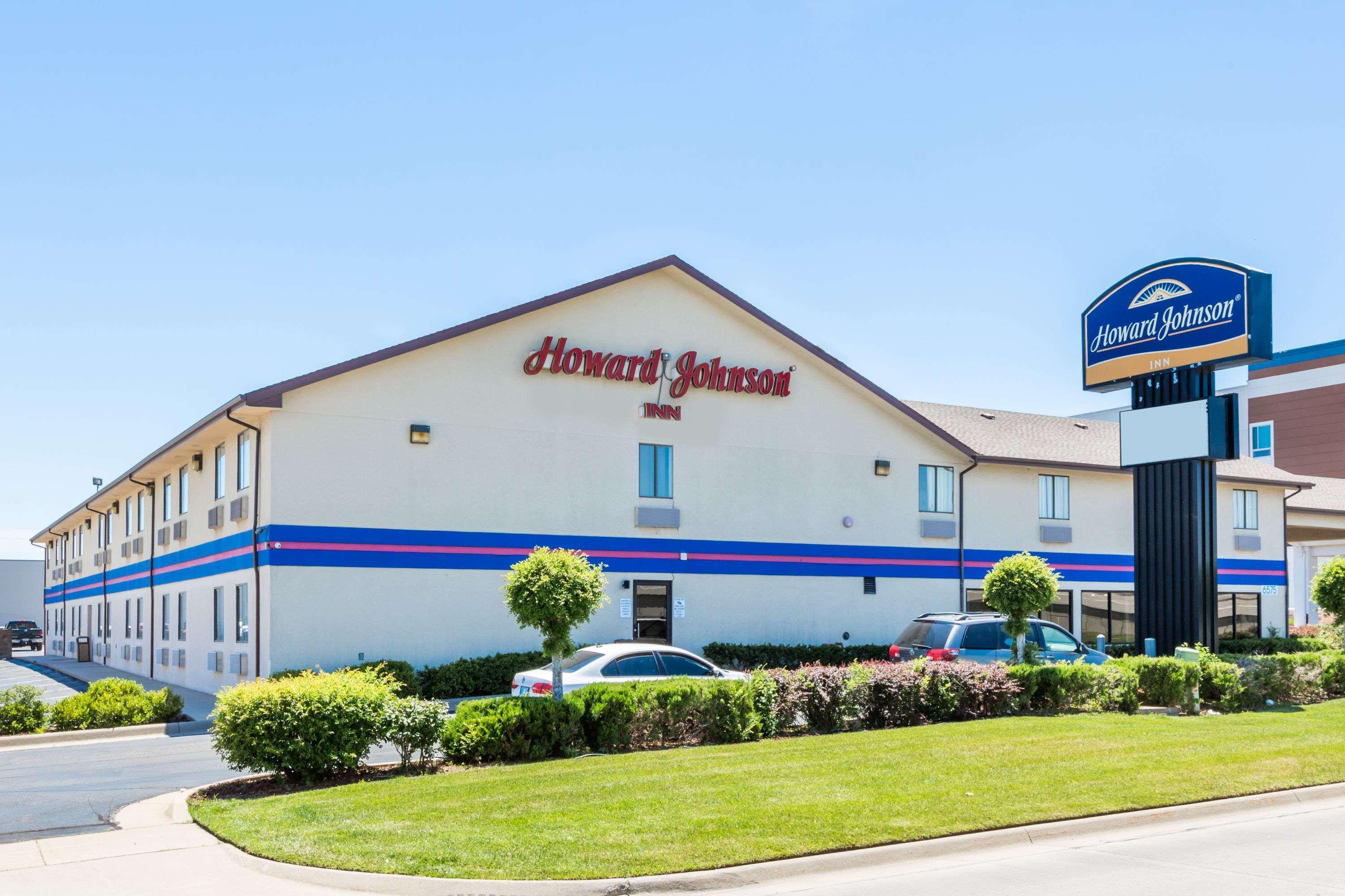 Howard Johnson By Wyndham Wichita Airport Ngoại thất bức ảnh