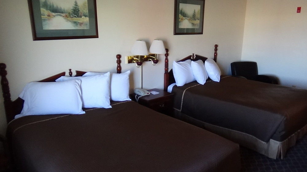 Howard Johnson By Wyndham Wichita Airport Ngoại thất bức ảnh