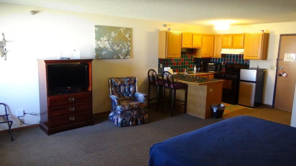 Howard Johnson By Wyndham Wichita Airport Ngoại thất bức ảnh