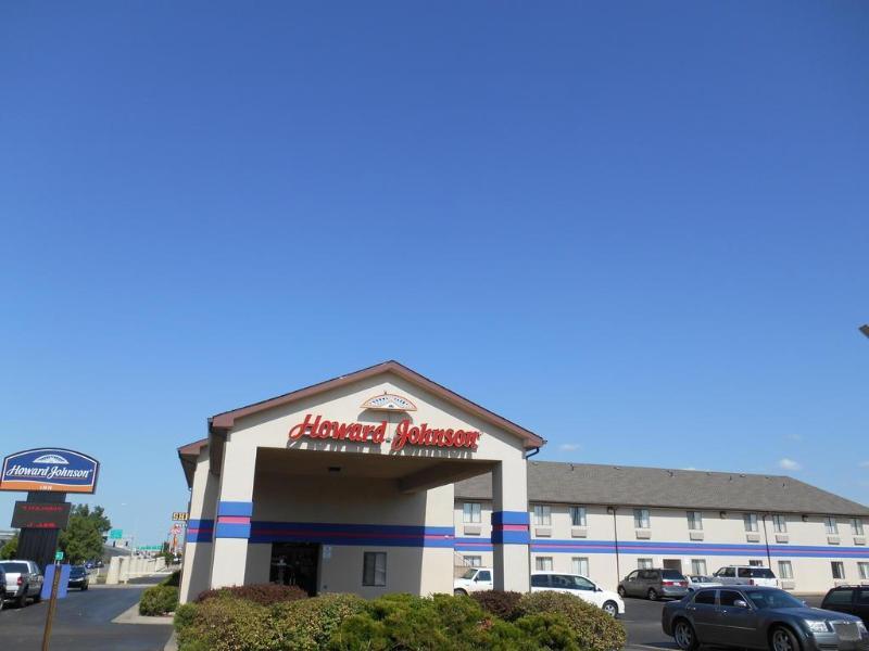 Howard Johnson By Wyndham Wichita Airport Ngoại thất bức ảnh