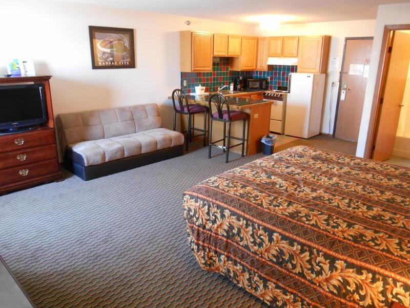 Howard Johnson By Wyndham Wichita Airport Ngoại thất bức ảnh