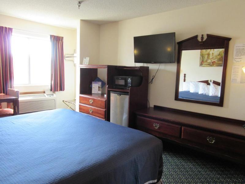 Howard Johnson By Wyndham Wichita Airport Ngoại thất bức ảnh