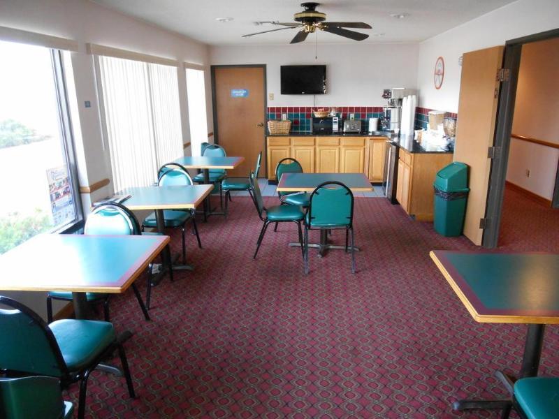 Howard Johnson By Wyndham Wichita Airport Ngoại thất bức ảnh