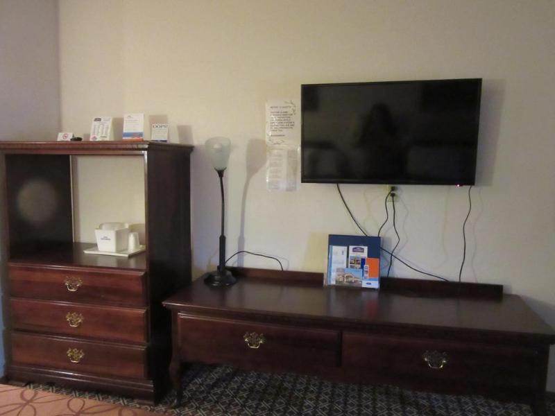 Howard Johnson By Wyndham Wichita Airport Ngoại thất bức ảnh