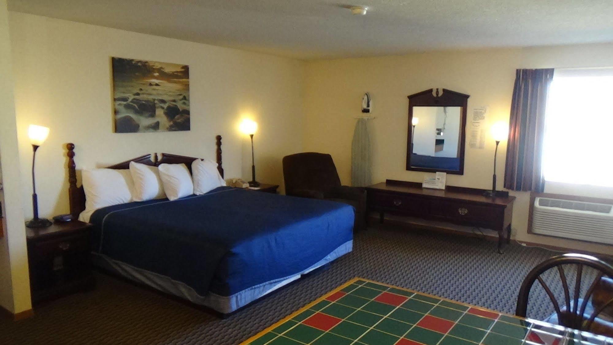 Howard Johnson By Wyndham Wichita Airport Ngoại thất bức ảnh