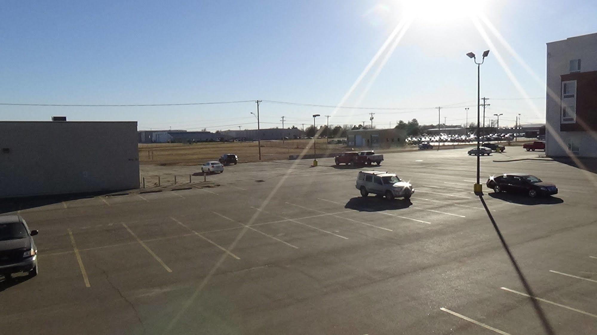 Howard Johnson By Wyndham Wichita Airport Ngoại thất bức ảnh