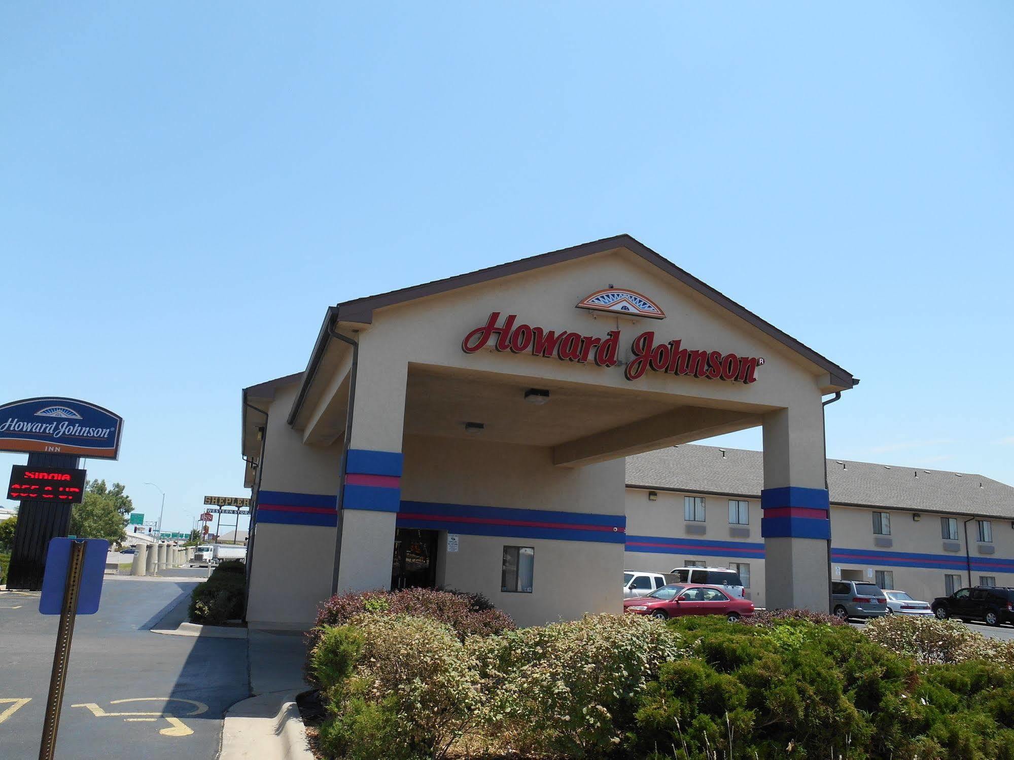Howard Johnson By Wyndham Wichita Airport Ngoại thất bức ảnh